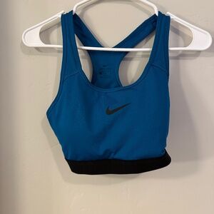Women's Nike Sports Bra - Size Medium
